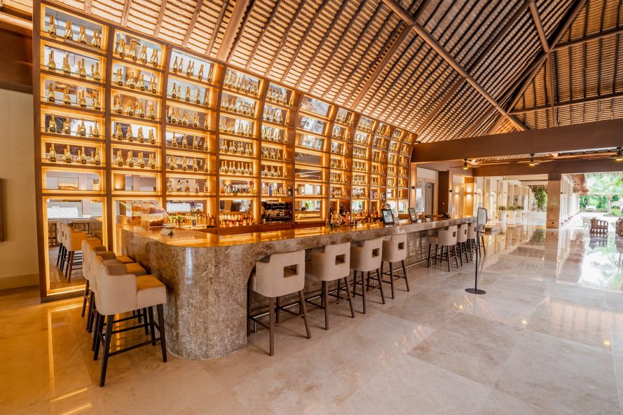 PORTADA-Lobby-Grand-Palladium-Colonial-Resort-Spa-1